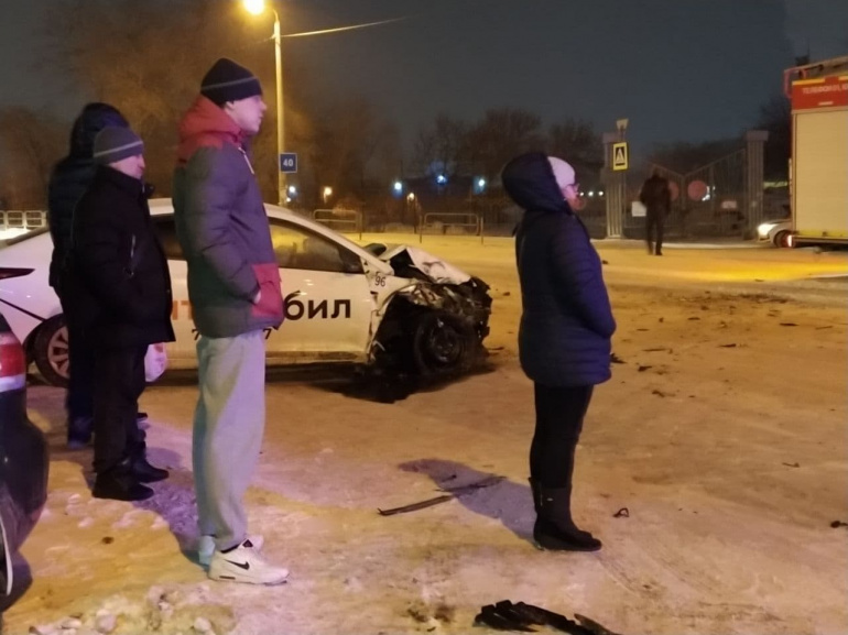 30 сбежавших. Смертельное ДТП Челябинск вечера. Авария с полицейским в Челябинске.
