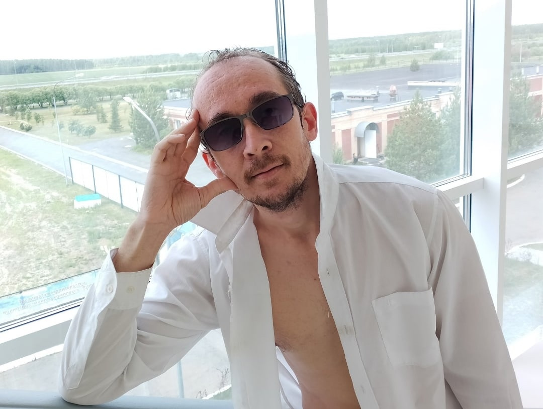 Учителя из Челябинска, обвиняемого в надругательстве над школьницей, отдали под суд