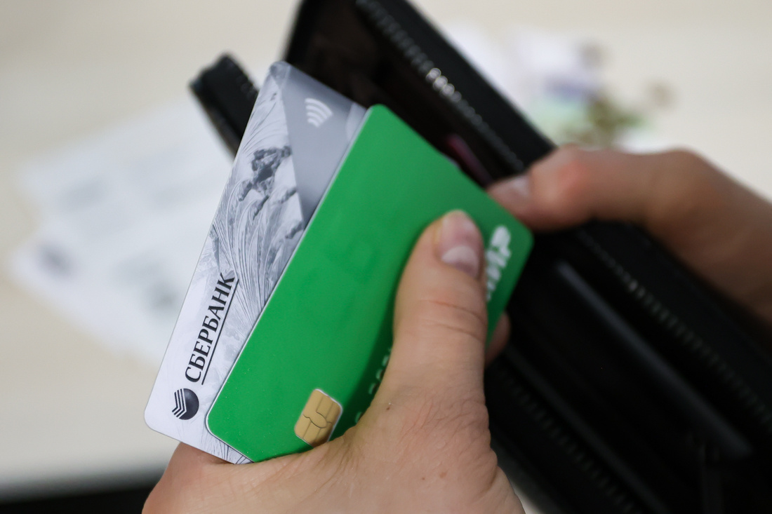 Несовершеннолетним южноуральцам запретят открывать счета в банках