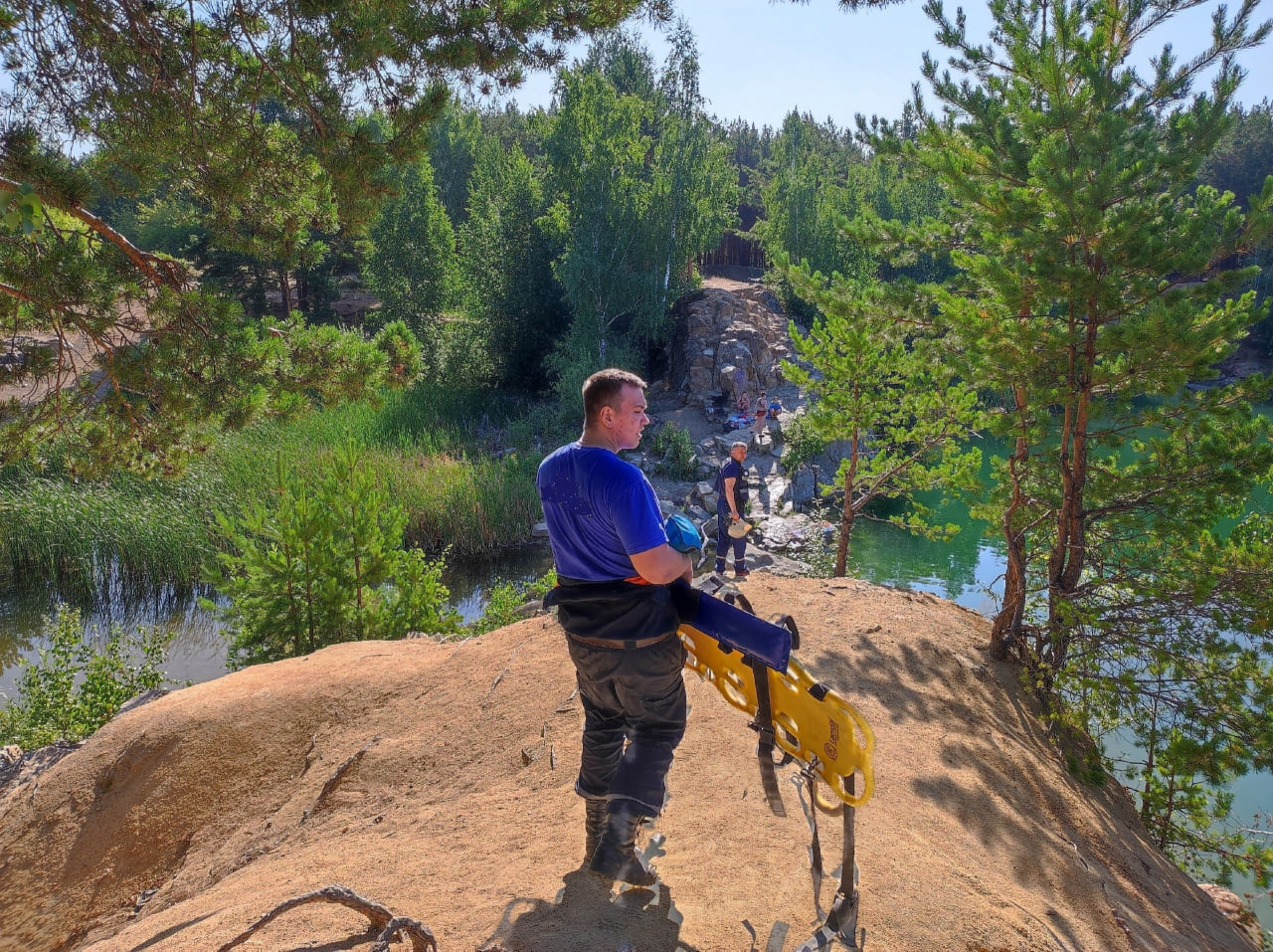 В Челябинске юная альпинистка упала на камни с двухметровой высоты