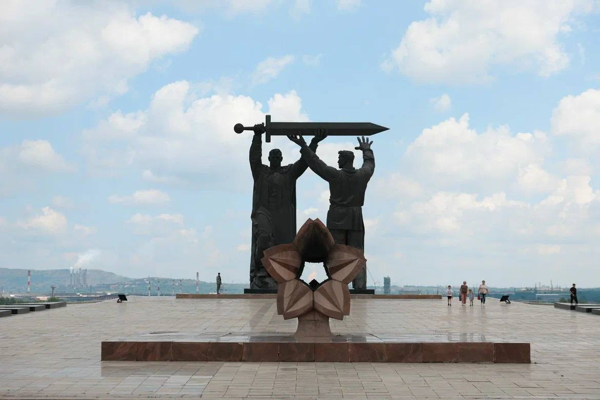 В Магнитогорске на ремонт монумента «Тыл – фронту» выделили 6 миллионов рублей