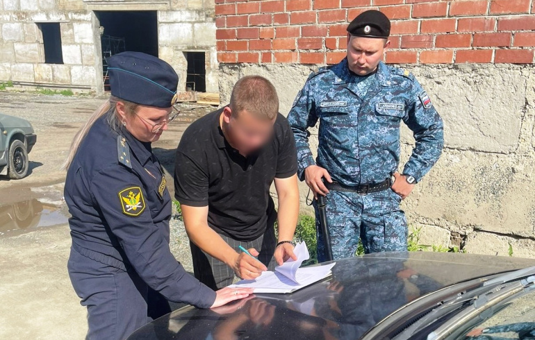 В Челябинской области военным передали машины, конфискованные у пьяных водителей
