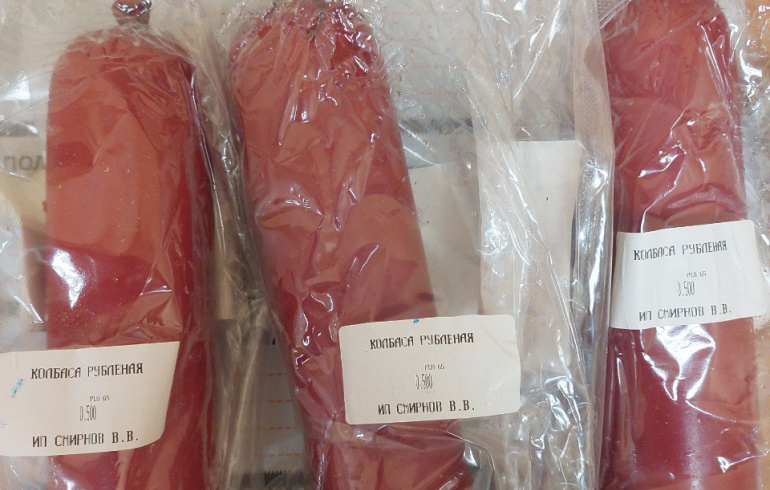 Производителя колбасы с соей без указания на этикетке выявили в Челябинской области