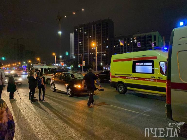 Челябинск вчера. Сбили пешехода Челябинск на Овчинникова 3 декабря. Сбили пешехода Челябинск 6 02 2022 года на проспекте Давыдова. Авария Рено Логан молодой парень в Выгоничах 2017.