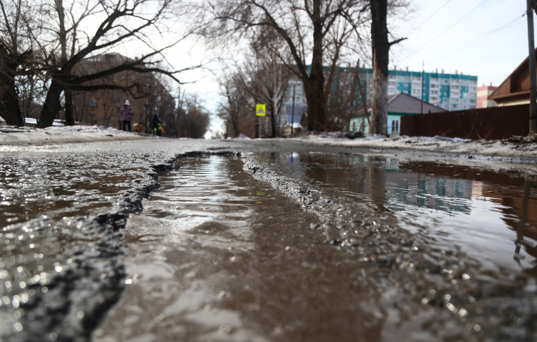 За чей счёт чинить лобовое стекло, если в него с дороги прилетел камень ...