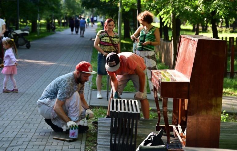 Снять штаны в кустах за рублей: мужчина домогался подростка в Верхневыйском парке