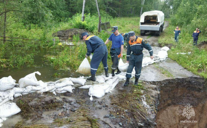 После ливней в Челябинской области остаются затопленными 220 домов и 558 приусадебных участков