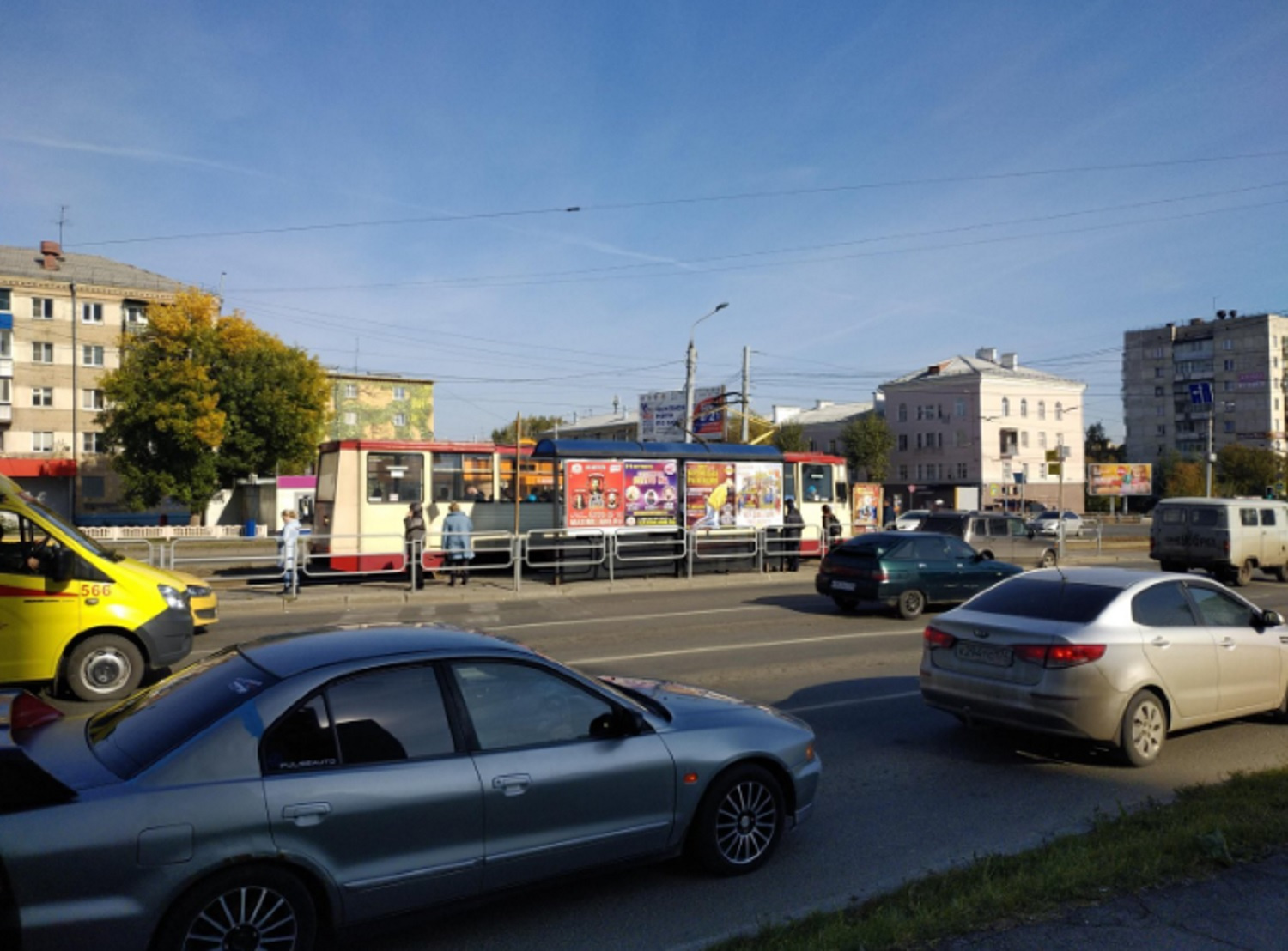 Победы свердловский. Перекресток Челябинск проспект Победы. Перекресток Свердловский проспект. Пересечение Свердловского и проспекта Победы Челябинск. Проспект Победы Свердловский проспект остановка Челябинск.